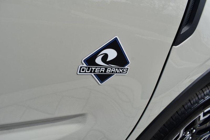2025 Ford Bronco Sport Outer BanksImage 5