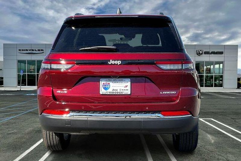 New 2025 Jeep Grand Cherokee Laredo X 4x4Image 3
