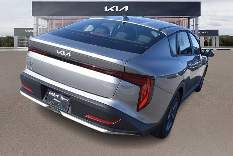New 2026 Kia K4 LXSImage 4