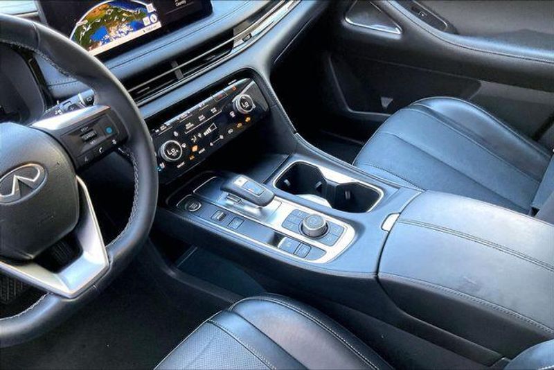Used 2022 INFINITI QX60 SensoryImage 16
