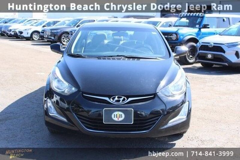 2014 Hyundai Elantra SEImage 2