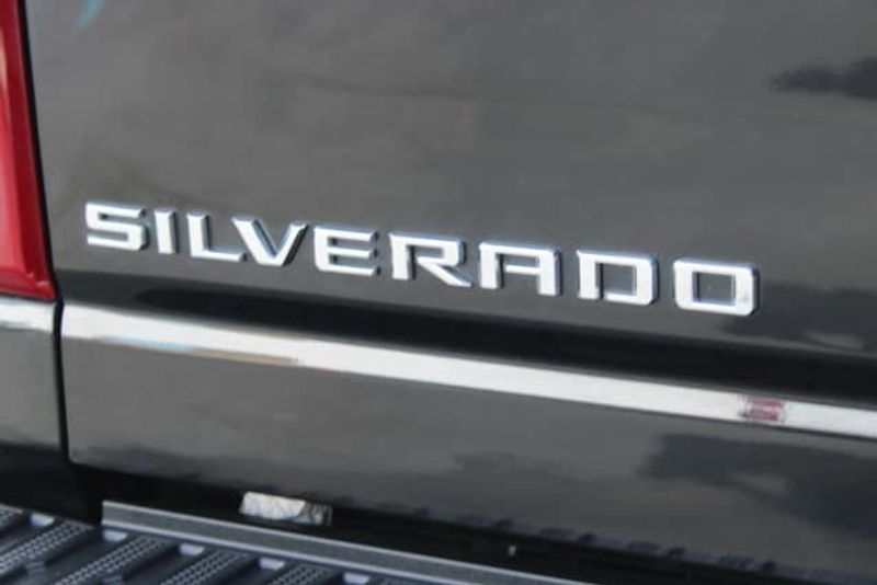 2021 Chevrolet Silverado 3500 HD High CountryImage 8