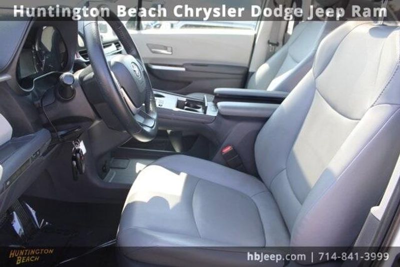 2021 Toyota Sienna XLEImage 36