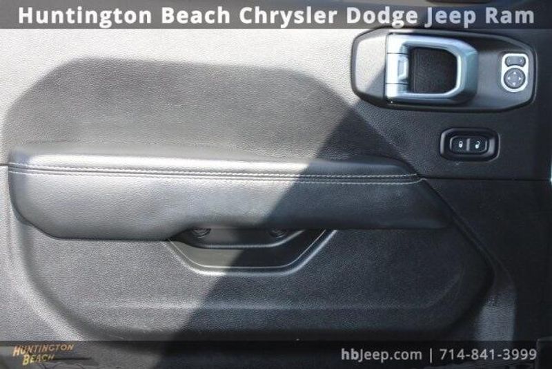 2022 Jeep Wrangler Unlimited SaharaImage 10