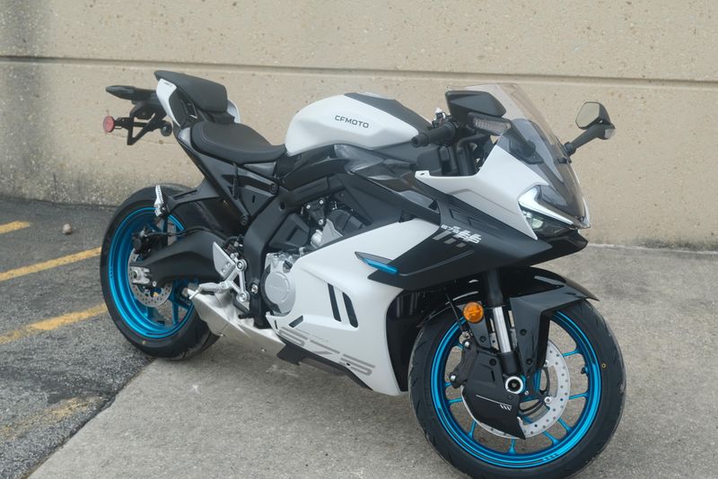 2025 CFMOTO 675 SS NEBULA WHITE 