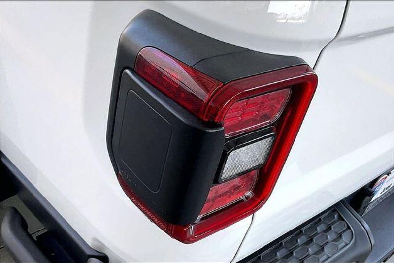Used 2024 Jeep Gladiator RubiconImage 28