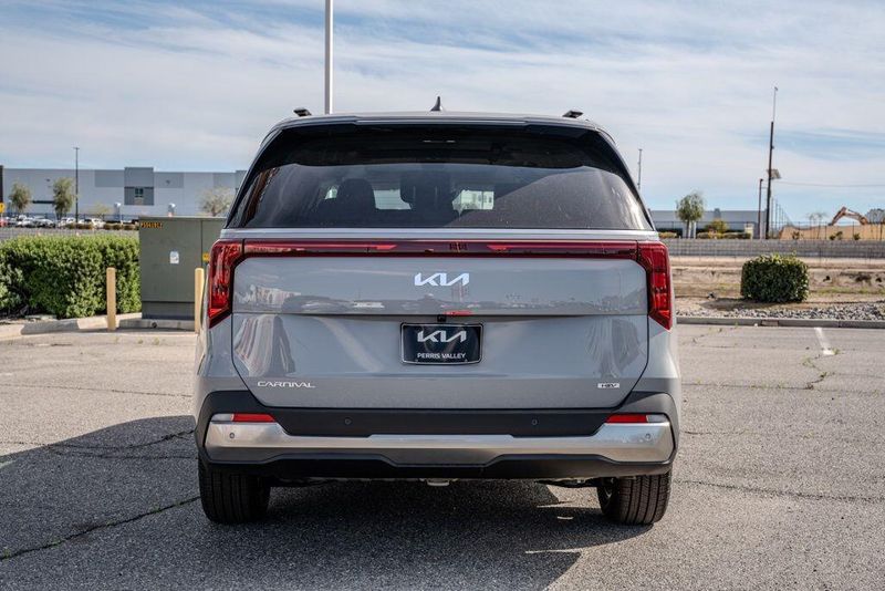 New 2026 Kia Carnival Hybrid SXImage 6