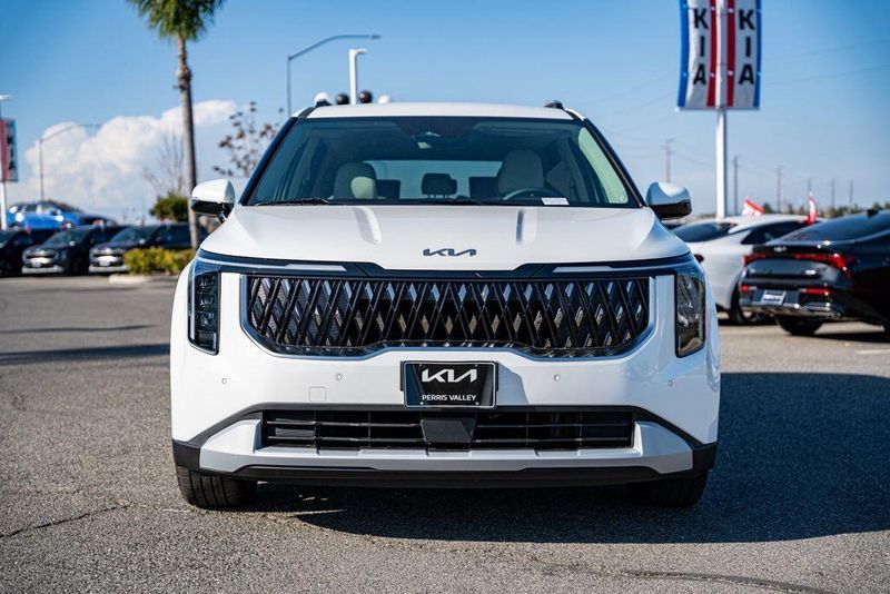 New 2026 Kia Carnival EXImage 2