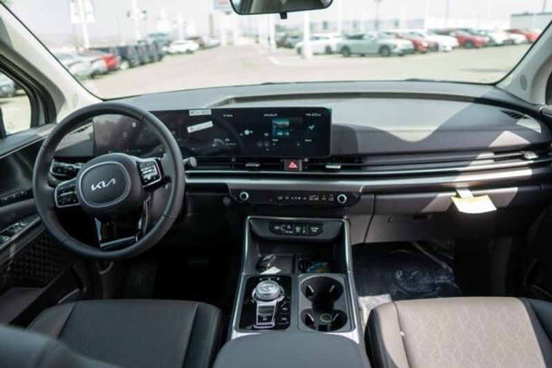 2025 Kia Carnival Hybrid SXImage 14