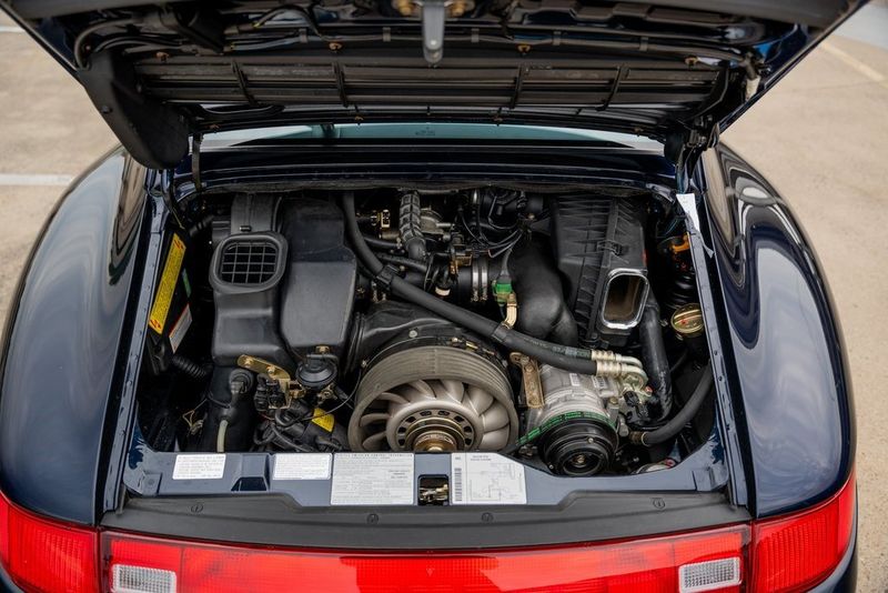 1995 Porsche 911 Carrera 4Image 20