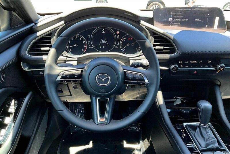 Used 2025 Mazda Mazda3 2.5 S Select SportImage 5