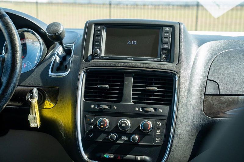 Used 2018 Dodge Grand Caravan SEImage 22