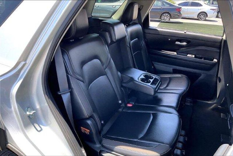Used 2025 Nissan Pathfinder SLImage 26