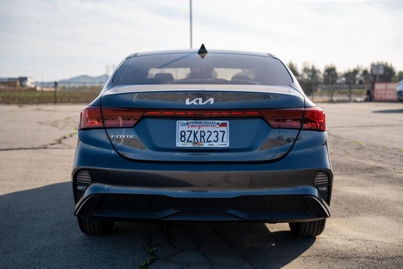 Used 2022 Kia Forte LXSImage 6