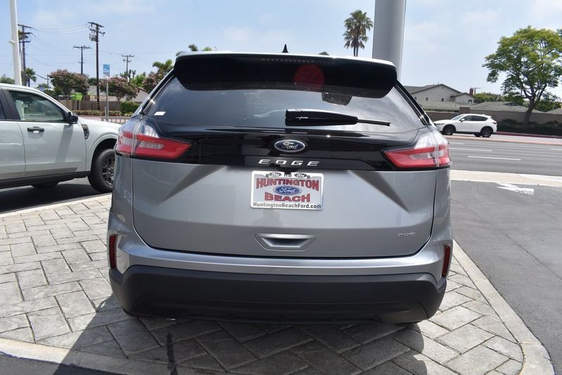 2024 Ford Edge SEImage 8