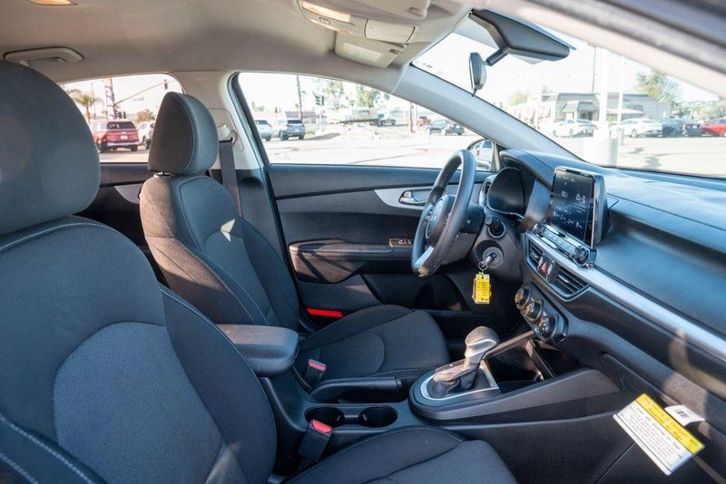 Used 2022 Kia Forte LXSImage 18