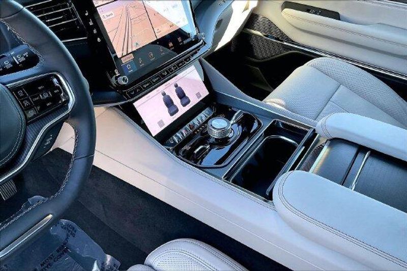 2026 Jeep Grand Wagoneer Summit Obsidian 4x4Image 7