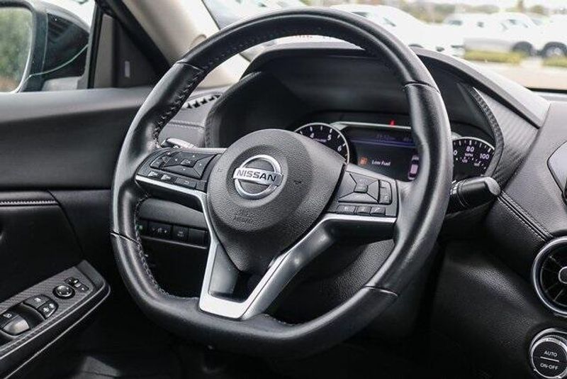 2021 Nissan Sentra SVImage 17