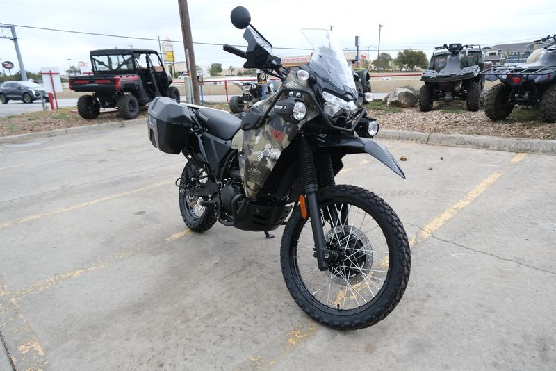 2025 KAWASAKI KLR 650 ADVENTURE ABS CYPHER CAMO TAN AND METALLIC MATTE CARBON GRAY 