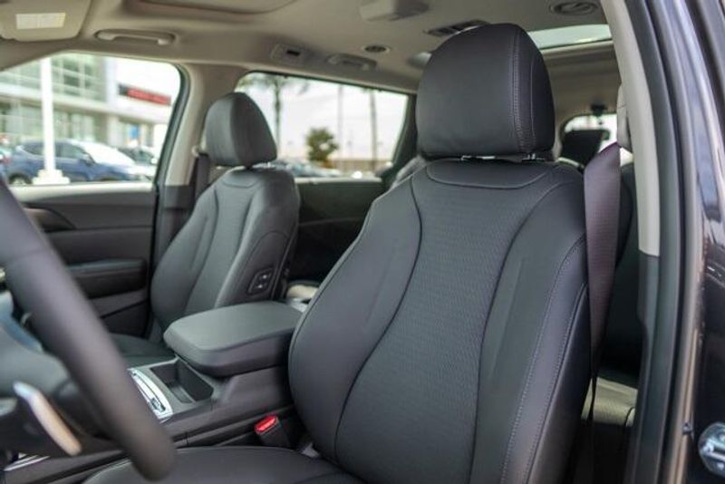 2026 Kia Carnival Hybrid SX PrestigeImage 10