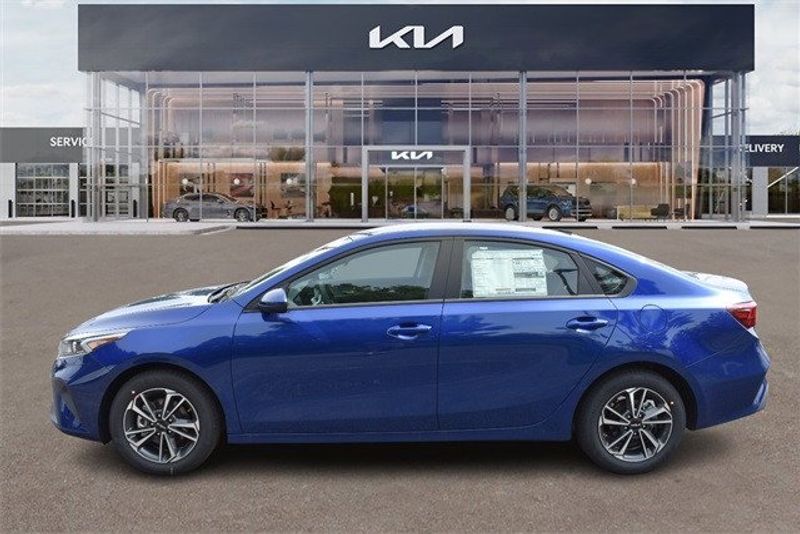 2024 Kia Forte LXSImage 7