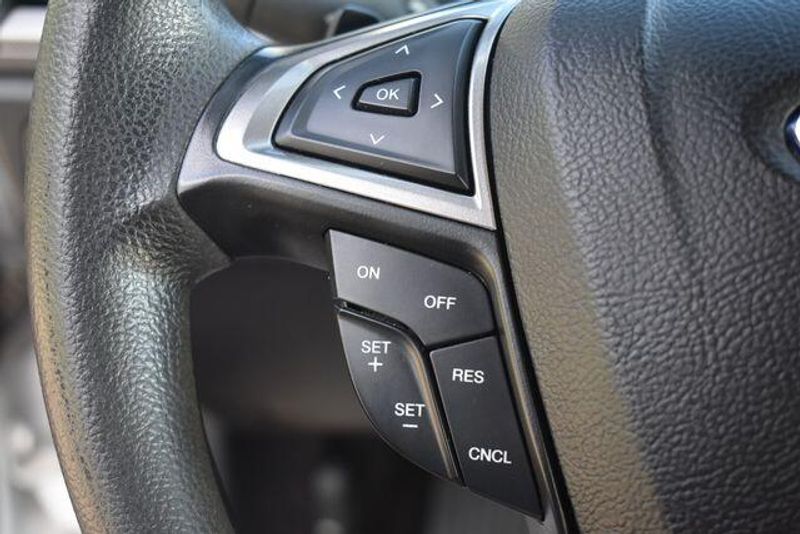 Used 2017 Ford Fusion SEImage 29