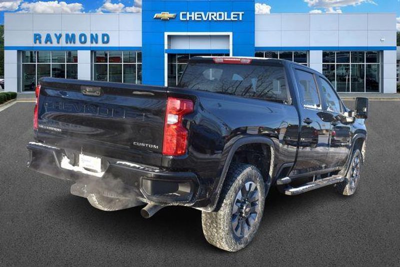 New 2026 Chevrolet Silverado 2500HD CustomImage 4