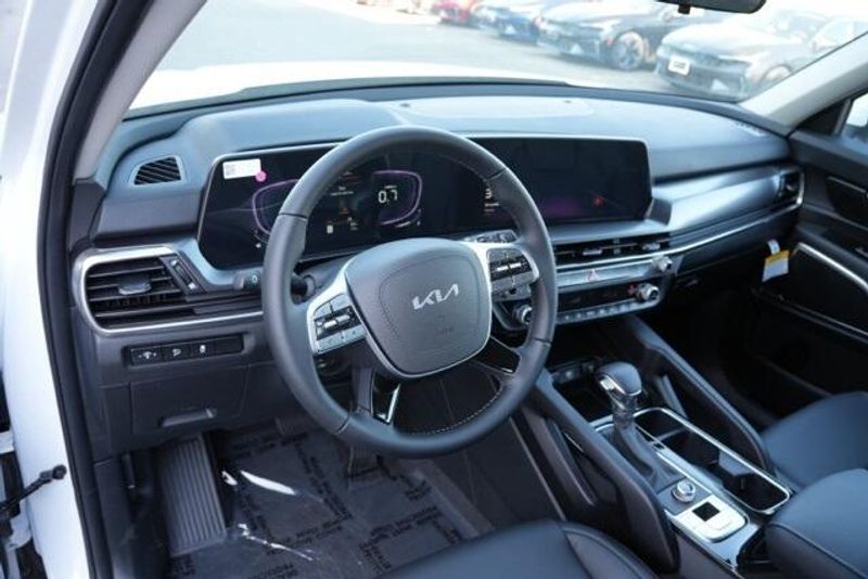 New 2025 Kia Telluride LXImage 10