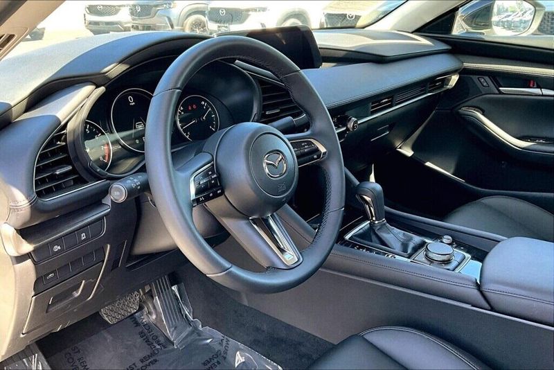 Used 2025 Mazda Mazda3 2.5 S Select SportImage 9