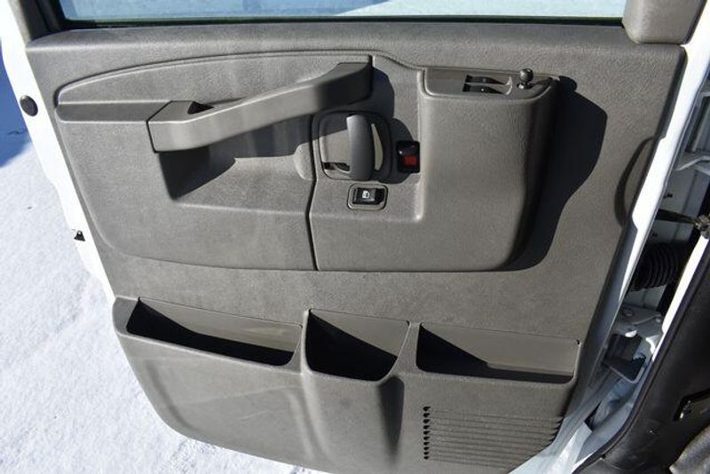 New 2025 Chevrolet Express 3500 Work VanImage 28