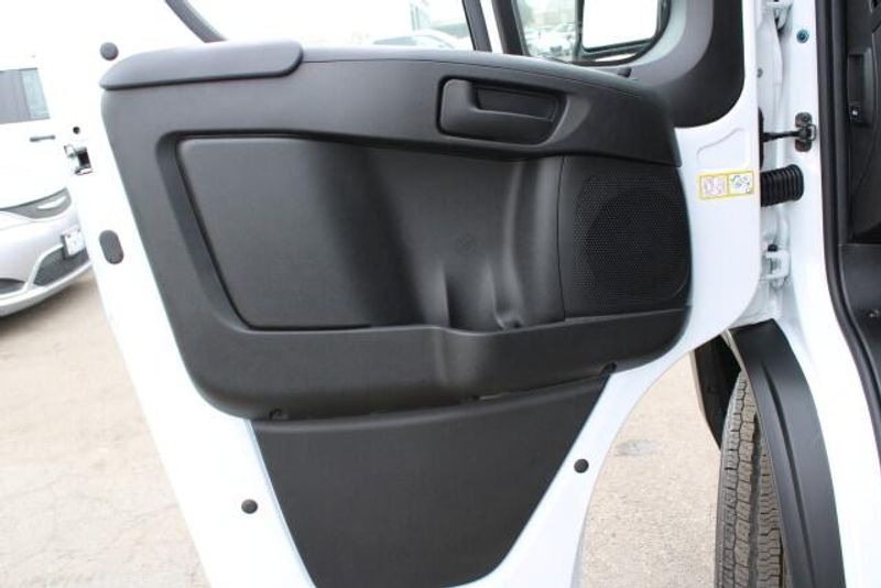2025 RAM ProMaster 1500 Low Roof 118 WBImage 12