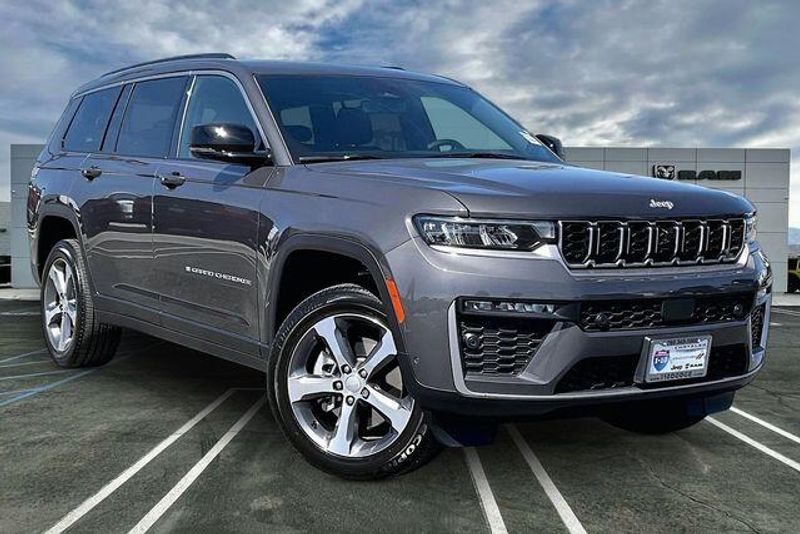 New 2026 Jeep Grand Cherokee L Limited 4x4Image 14