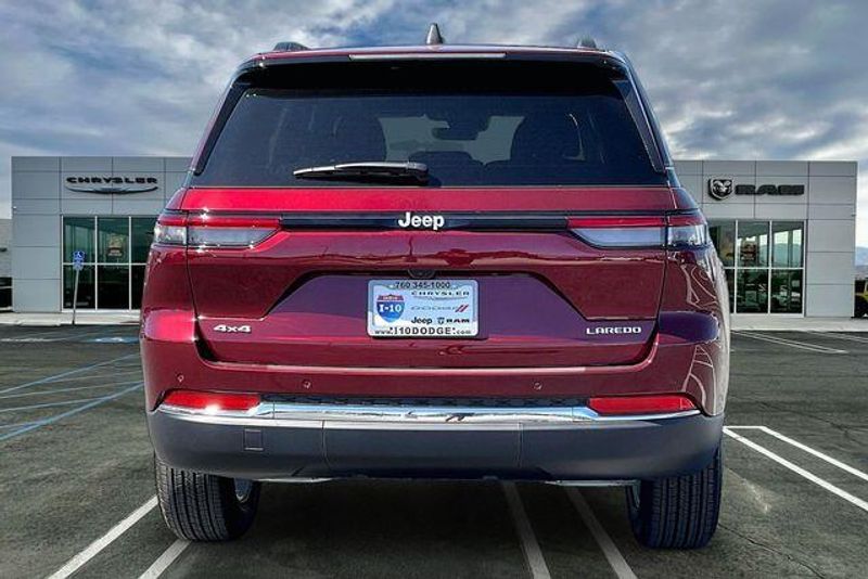New 2026 Jeep Grand Cherokee Laredo X 4x4Image 3