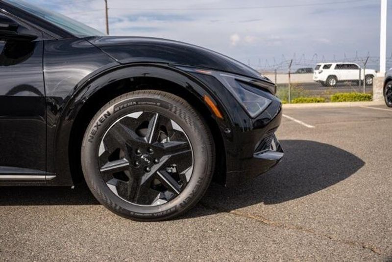 New 2025 Kia EV6 WindImage 9