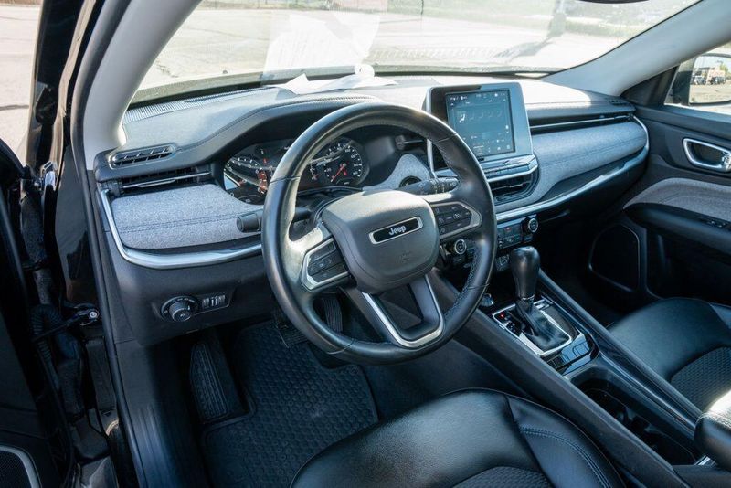 Used 2022 Jeep Compass LatitudeImage 10