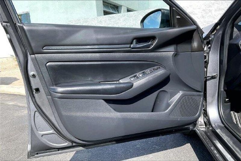 Used 2025 Nissan Altima 2.5 SImage 22