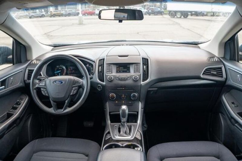Used 2017 Ford Edge SEImage 14
