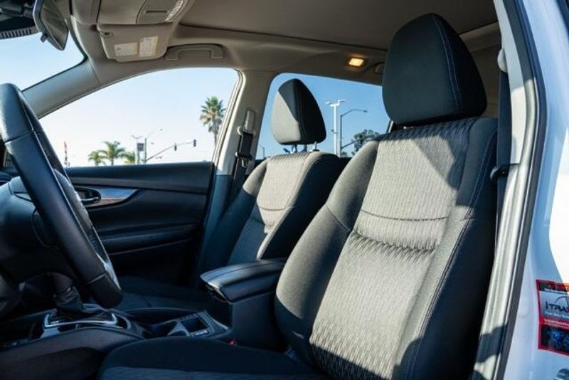 Used 2020 Nissan Rogue SVImage 13