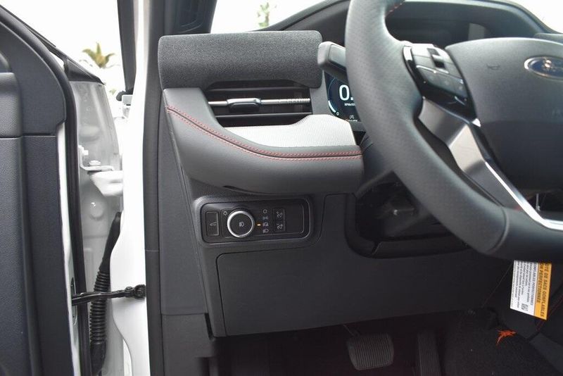 2025 Ford Explorer ST-LineImage 15