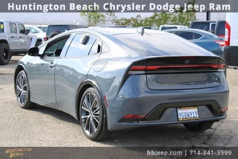 2023 Toyota Prius XLEImage 3