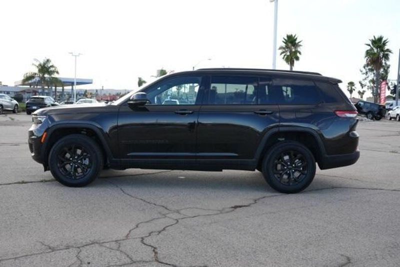 Used 2024 Jeep Grand Cherokee L AltitudeImage 4