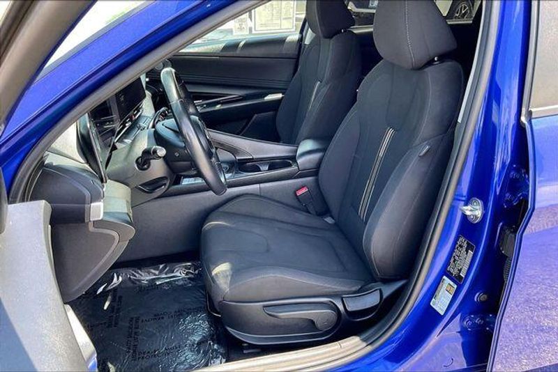 Used 2023 Hyundai Elantra SELImage 24