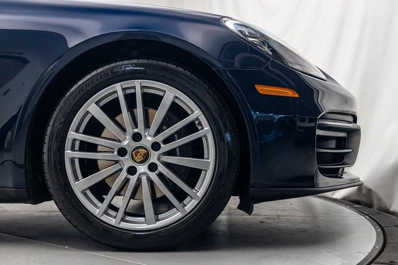 2021 Porsche Panamera 4Image 9