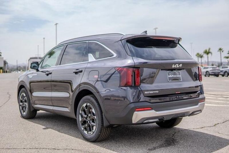 2025 Kia Sorento SImage 5