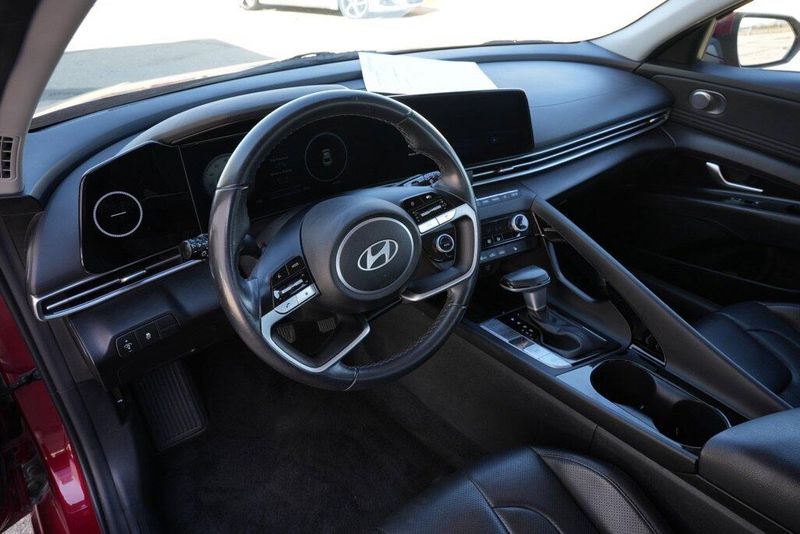 Used 2024 Hyundai Elantra LimitedImage 10