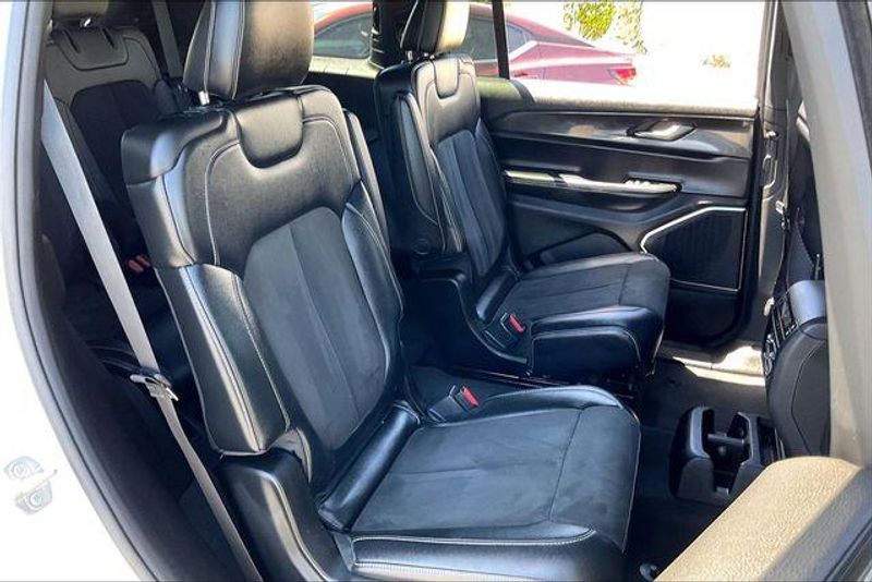 Used 2021 Jeep Grand Cherokee L AltitudeImage 26