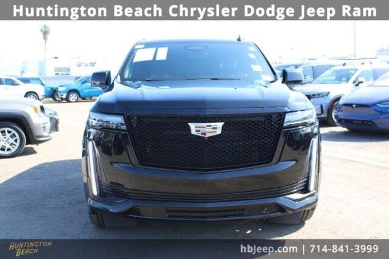 2021 Cadillac Escalade Sport PlatinumImage 2