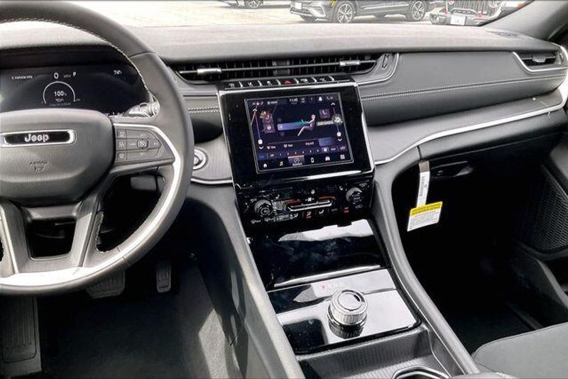 New 2026 Jeep Grand Cherokee Laredo X 4x4Image 5