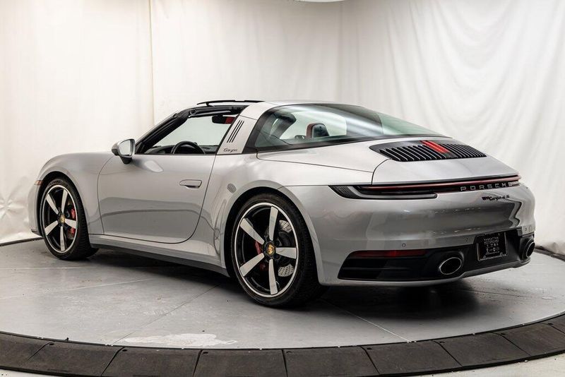 2021 Porsche 911 Targa 4SImage 3