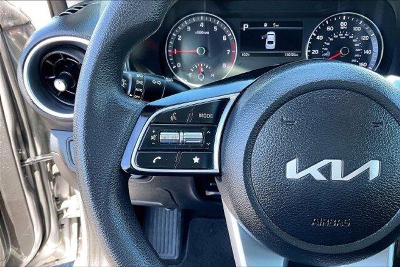 Used 2023 Kia Forte LXSImage 18